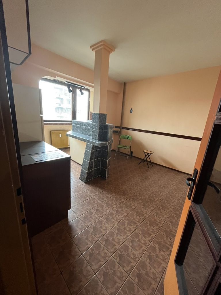 Продава се Двустаен апартамент в Перник, Тева - 65 кв.м за 1036 €/кв.м - Снимка #2