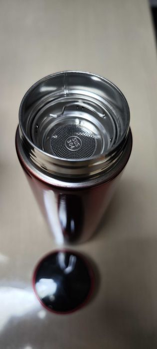 Termos din otel inoxidabil cu infuzor ceai  si termometru