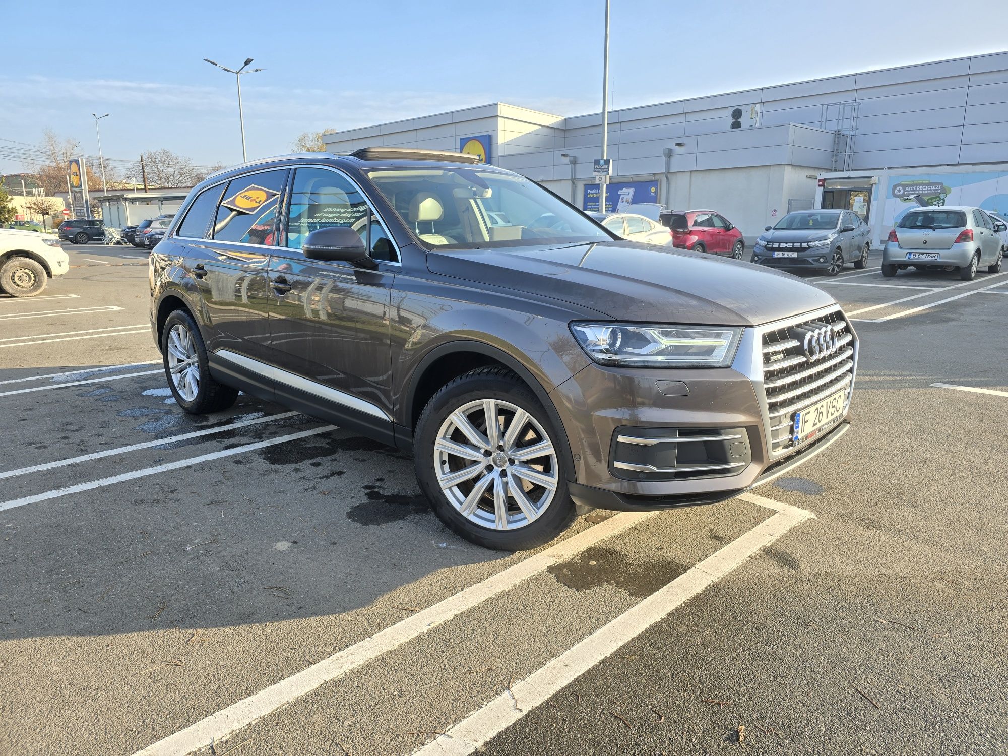 Audi Q7 , piele bej, plafon panoramic