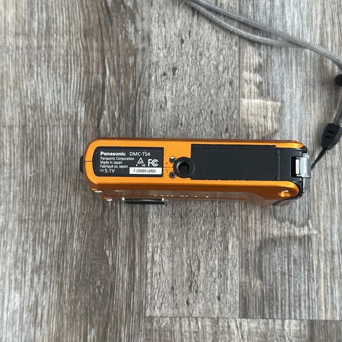 Camera foto subacvatica Panasonic TS4 ca NOUĂ cablu charger baterie