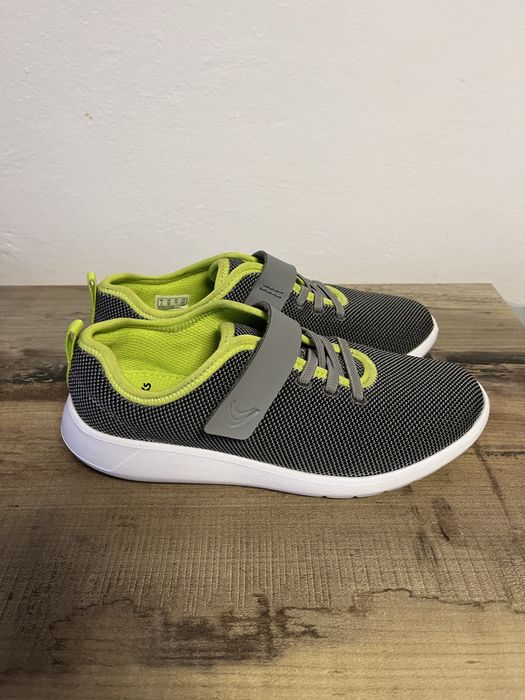 Adidasi Clarks Noi marimea 34