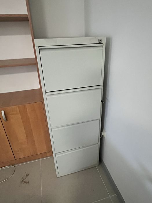 Железный сейф в хорошем состояний