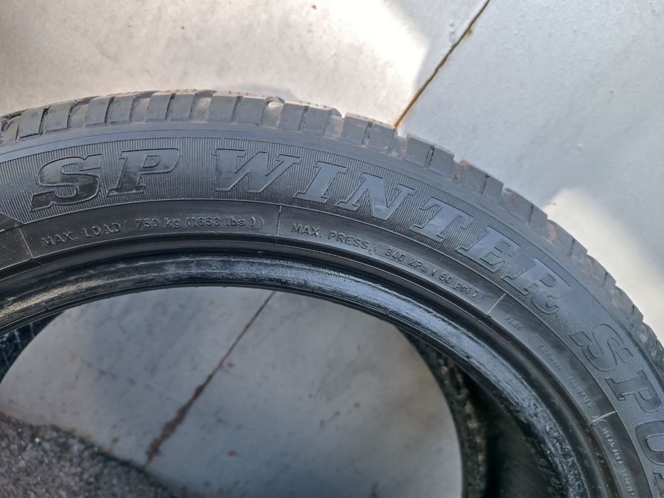 225/50/17 Dunlop