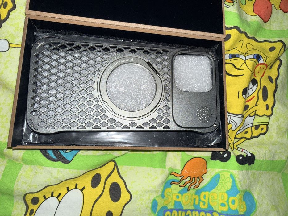 Huse metalice Iphone 16 Pro max