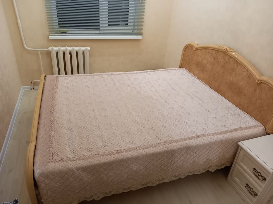 Двуспальная кровать, размеры: ширина 160см.; длина 200см.