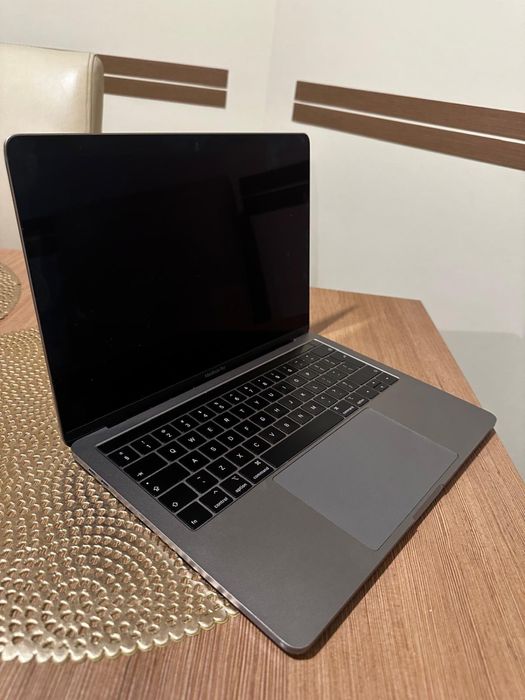 Macbook Pro 2019 13' 2.8 GHz i7 512SSD