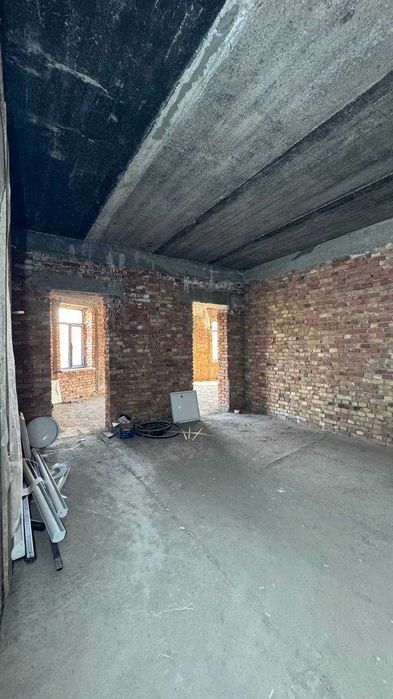 Фарғона ш. Уржуза 2 қаватда 1 хонали квартира сотилади.ID: 1516