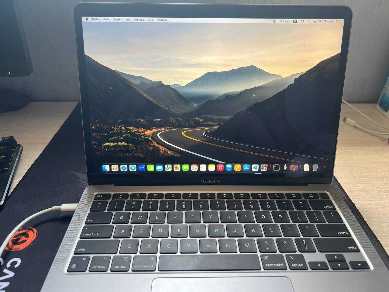 Продается Ноутбук APPLE MACBOOK AIR 13-INCH 8C