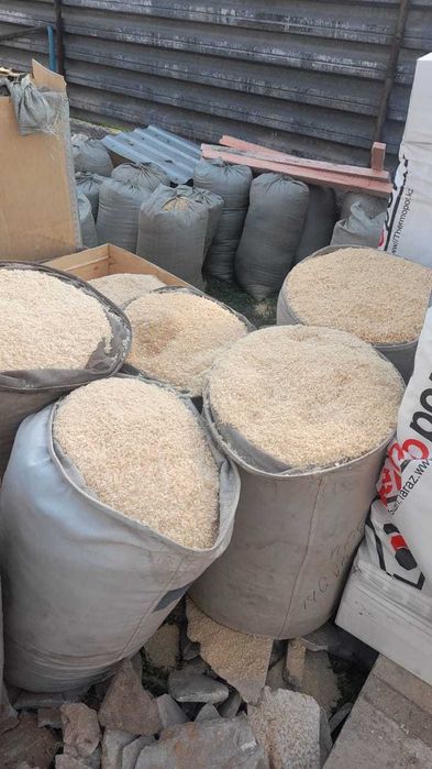 Опилки древесные  .