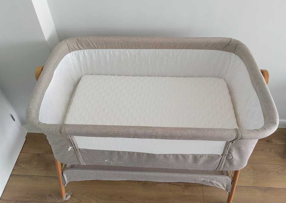 Кошара next to me