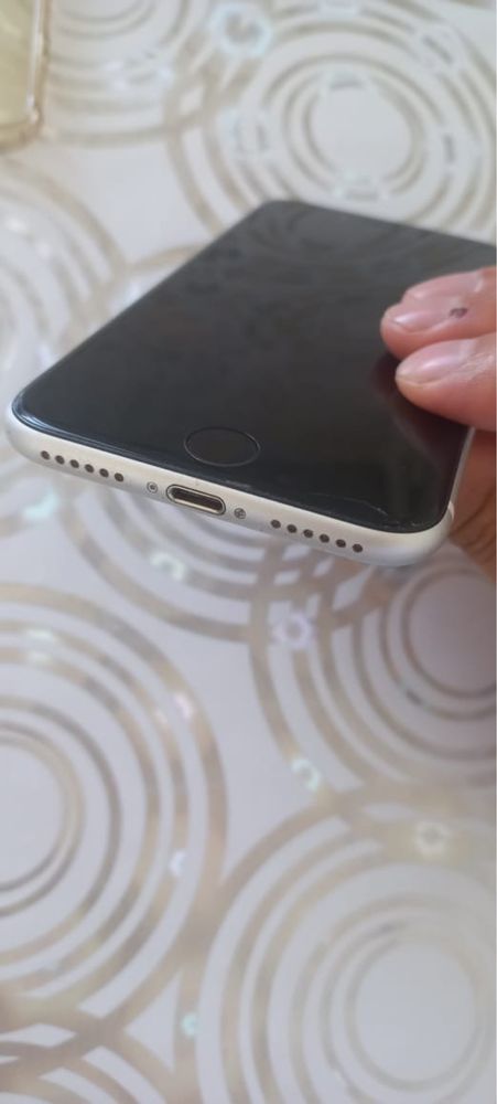 Айфон се 2020. Iphone