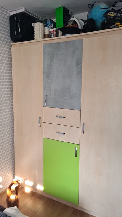 Mobila camera copii tineret (șifonier + comode)