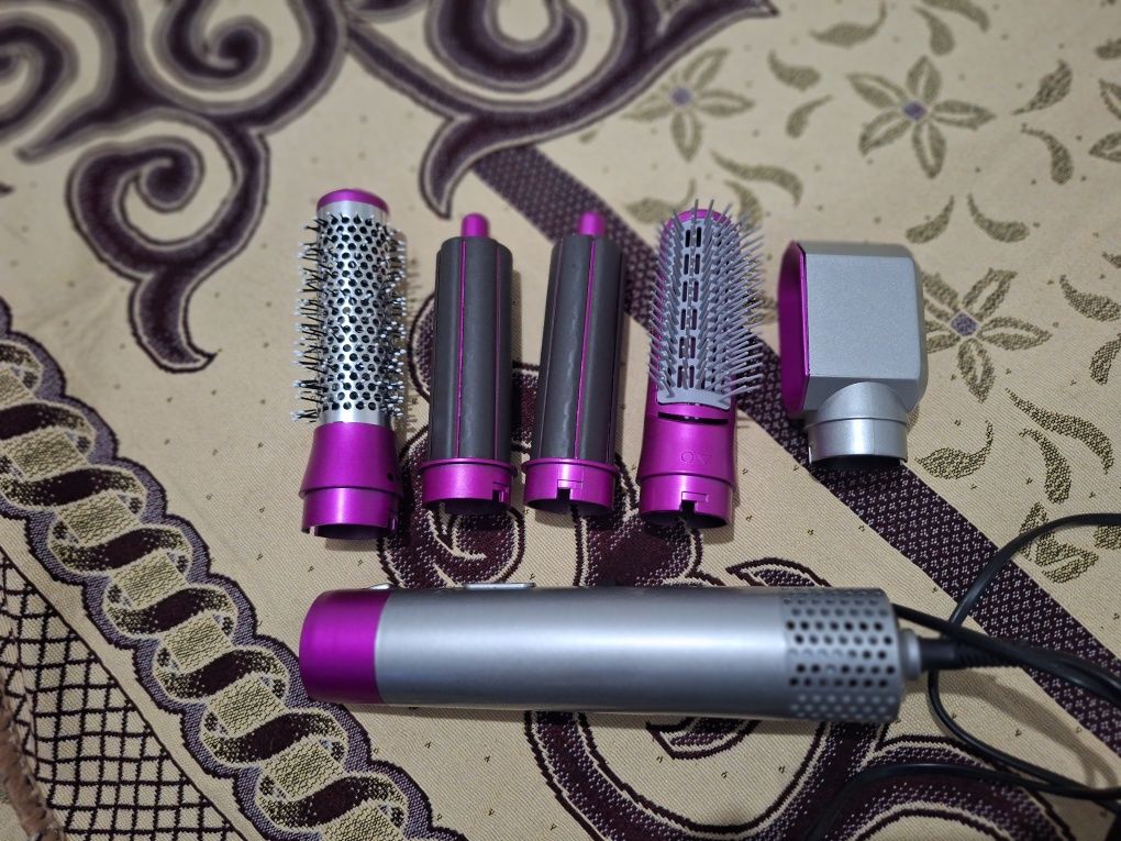 Продам Dyson фен