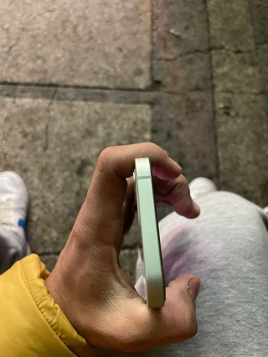 iPhone 12 simplu