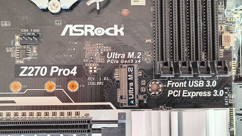 Дънна платка ASRock Z270 Pro4