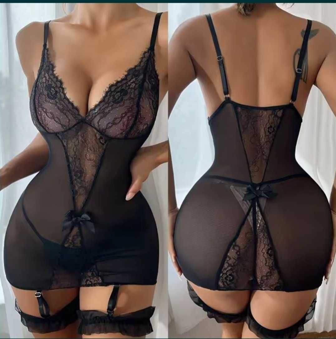 Costum sexy negru-roșu cu portjartier și tanga seducător