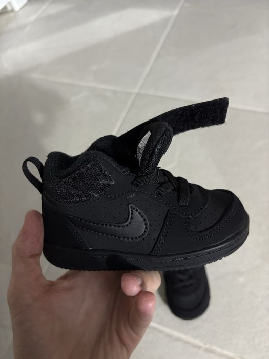 Adidasi Nike masura 22 o singura purtare