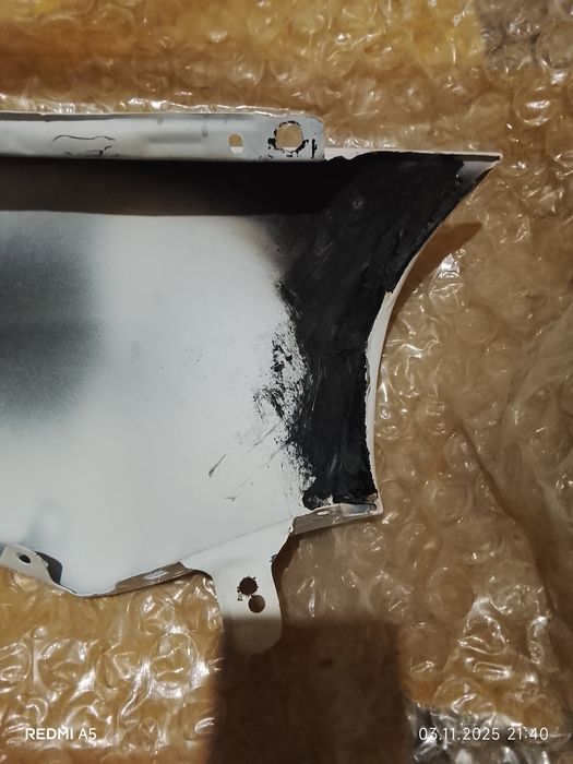 Продаю крыло переднее.