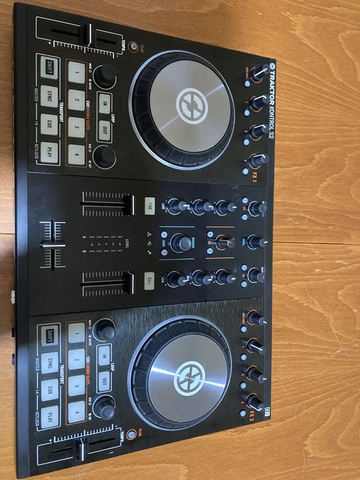 Продавам NI Traktor Kontrol S2 mk2
