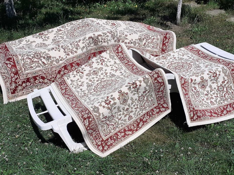 De vanzare set covoare