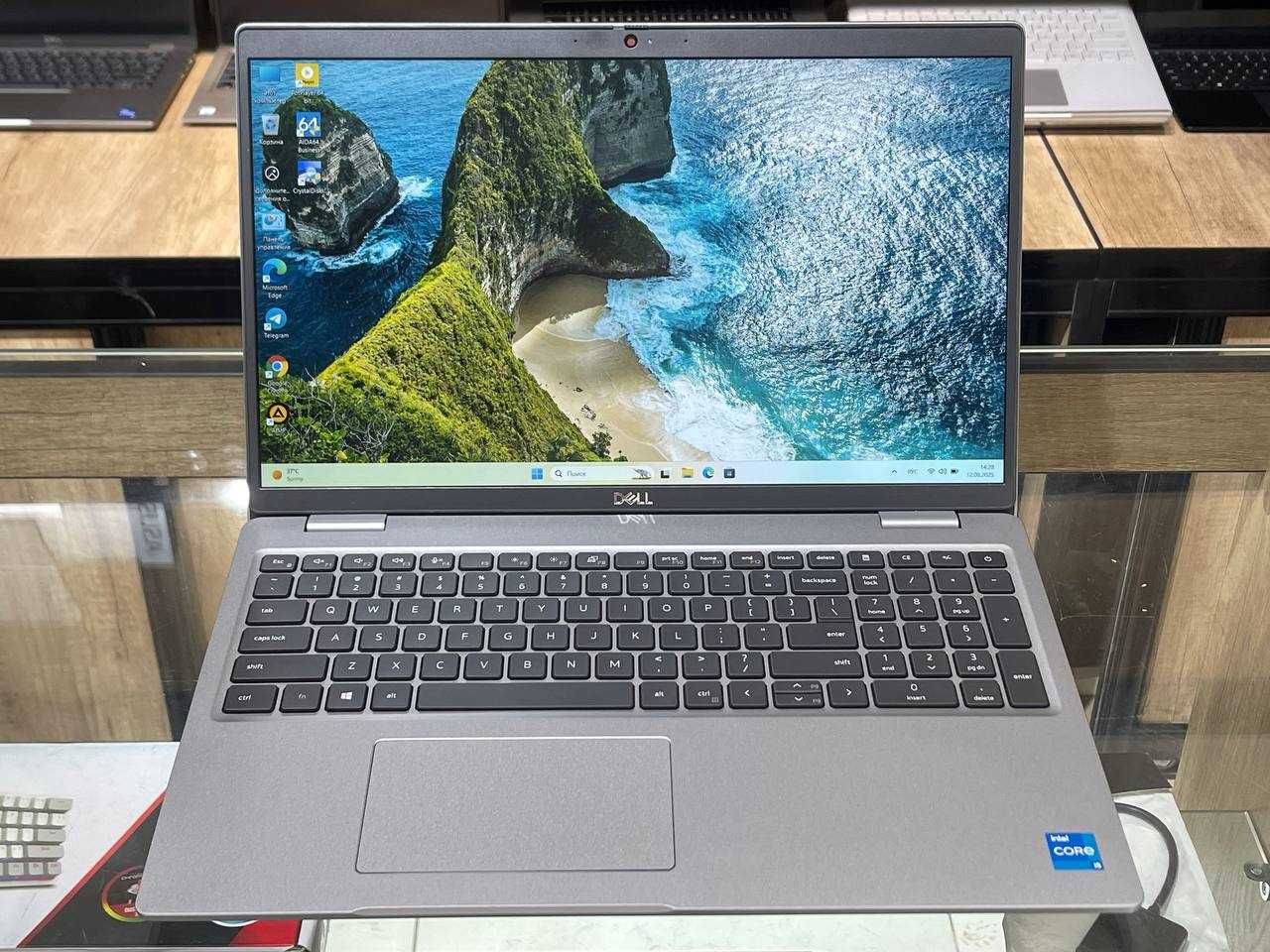 DELL Precision 3560 intel Core i5-1135G7 озу16гб 256ssd
