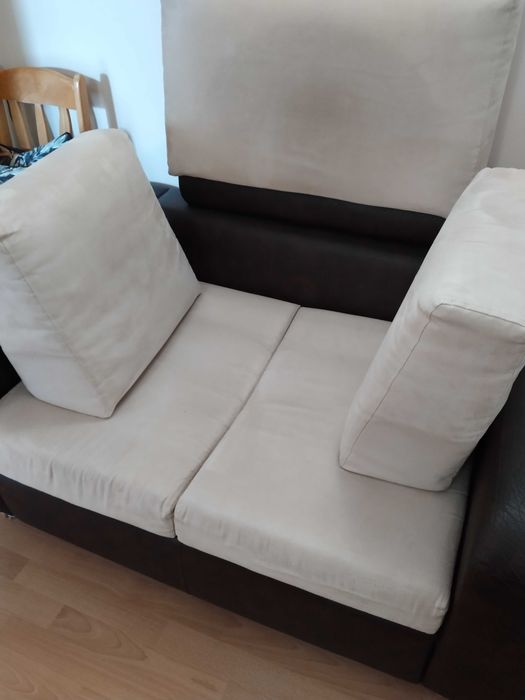 Голям и малък диван в добро състояние с функция "сън".