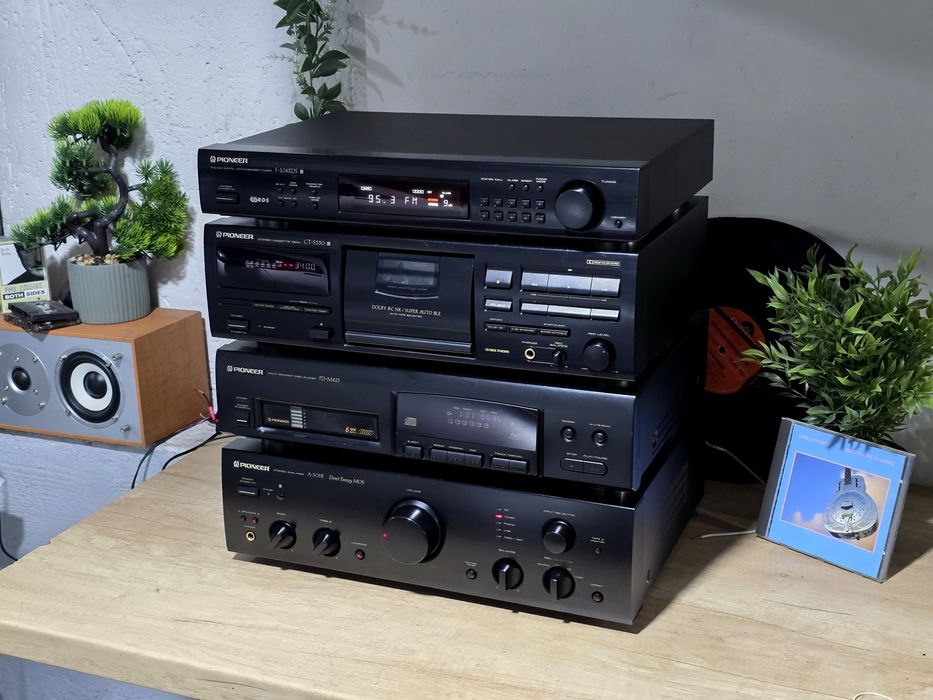 Linie audio PIONEER,  amplificator, casetofon, cd-player 6 disc, tuner