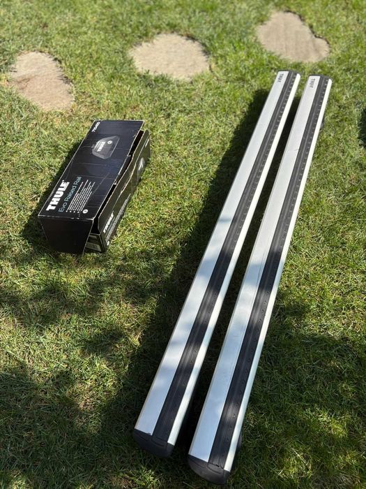 set thule: cutie portbagaj, bare transversale si picioare de prindere