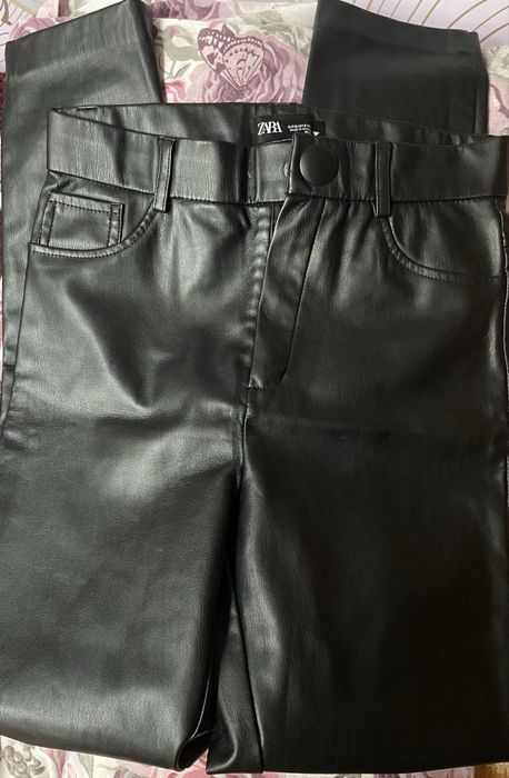 Pantaloni de piele ZARA cu fermoare la glezne
