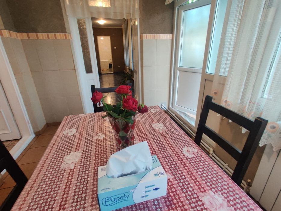 De închiriat* Casa. 86 m2 , 2 dormitoare + salon, hol, baie, bucatarie