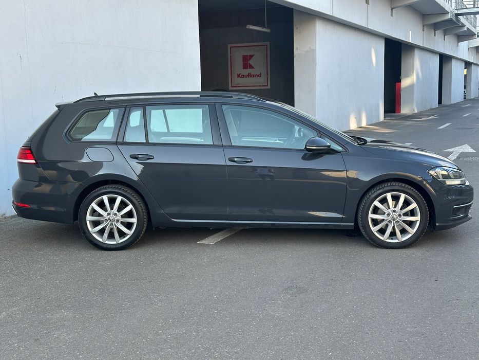 Golf 2020 1.6tdi distronic Navi Jante 17 vw Bluetooth