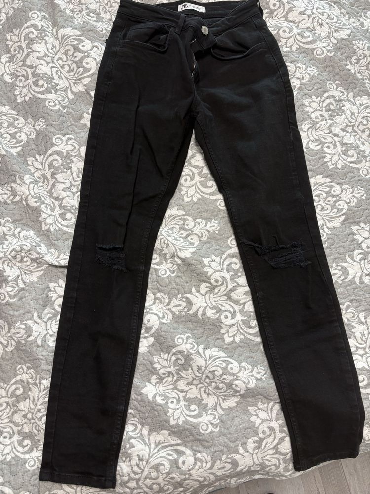 Черни дънки от ZARA 40ти-размер