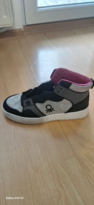 Дамски маратонки.