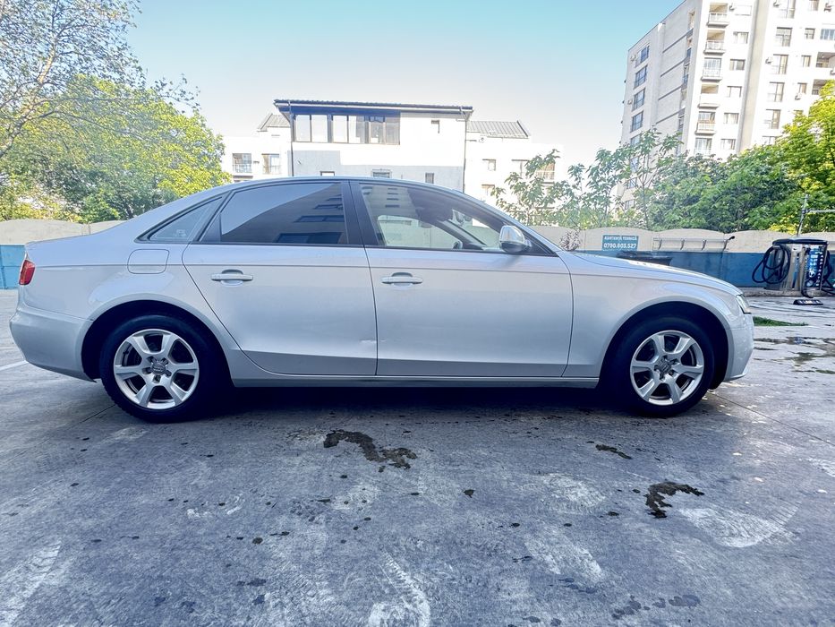 Vand Audi A4 B8 2011