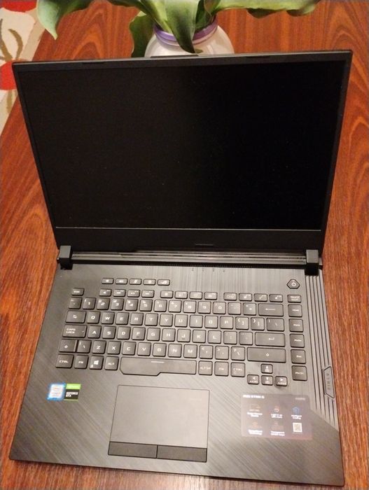 Vând laptop ASUS ROG Strix