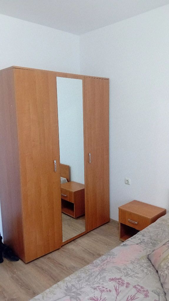 Продавам спален комплект