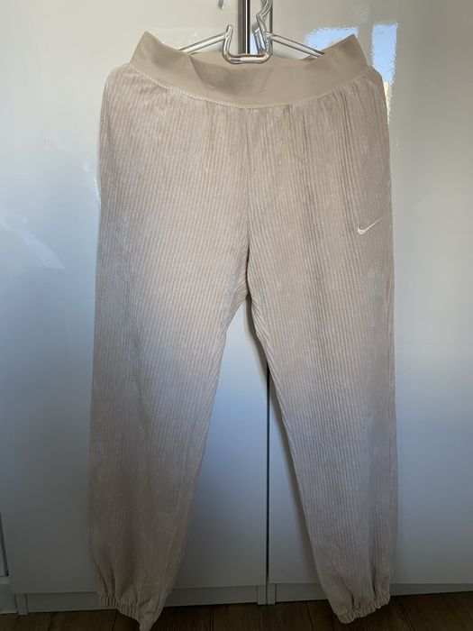 Дамско долнище Nike  S