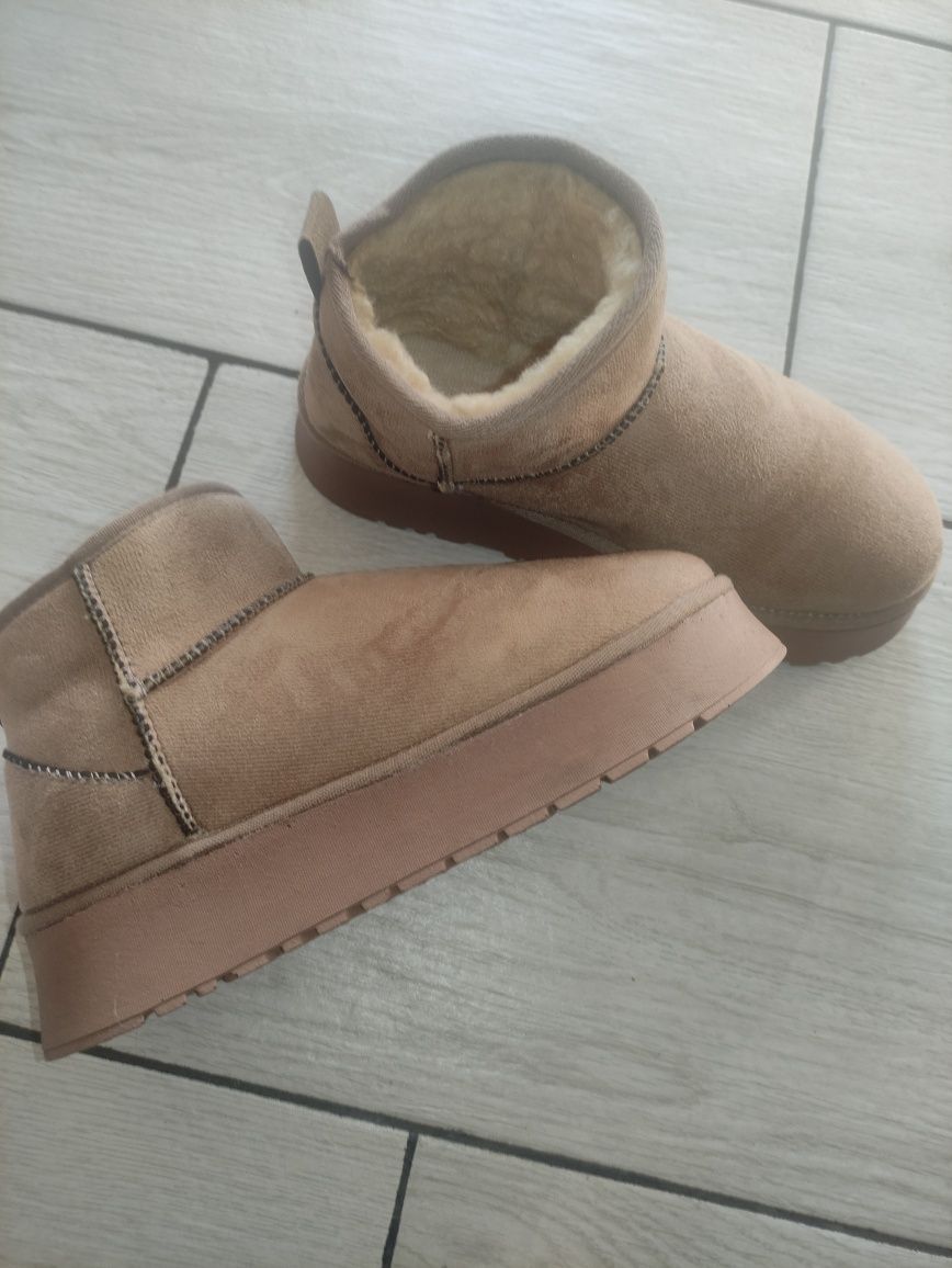 Ghete tip UGG mărimea 40