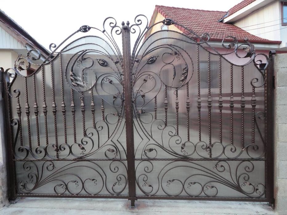 Vând/fac porți metalice din fier forjat sau alte materiale