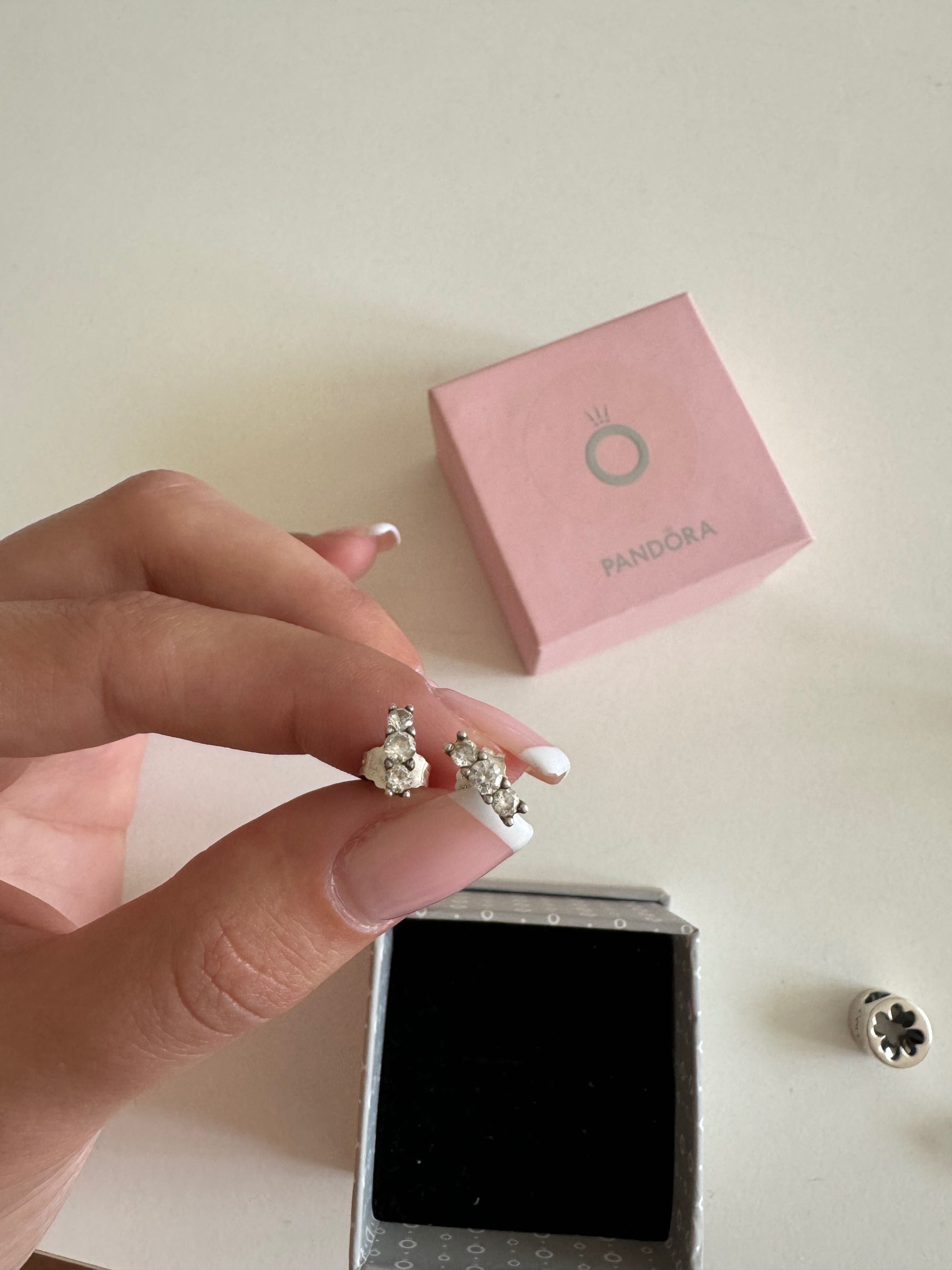 Продавам Pandora