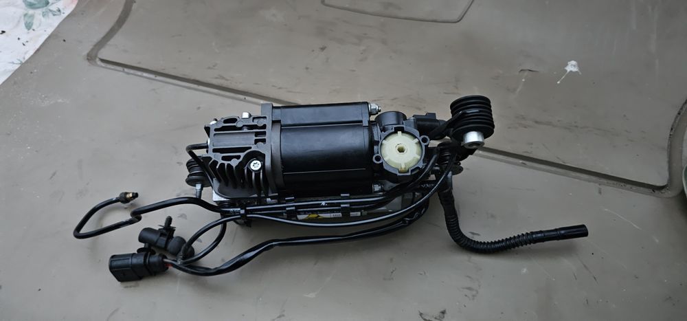 Compresor aier perne Audi Q7 an 2014