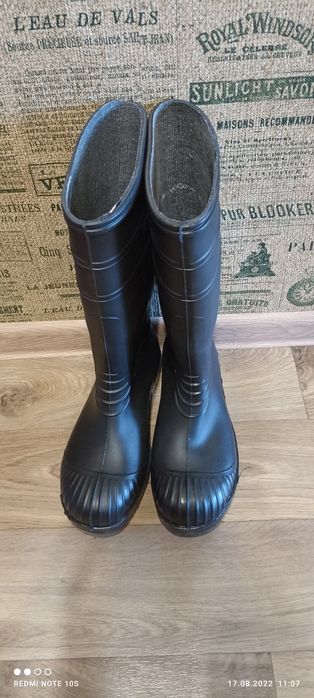 Продам сапоги шахтерские новые