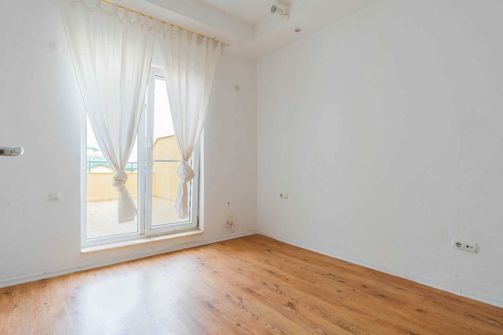 Apartament 3 camere Cosmopolis - terasa 14 mp - direct proprietara