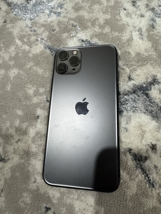 Продам Айфон 11 про хорошем состоянии