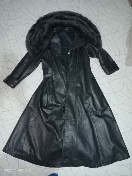 Кожаный плащ с мехом