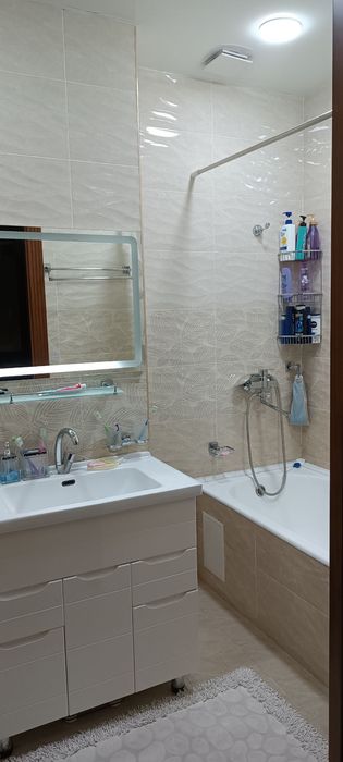 Sotiladi 107 kv sabon bavrum domlari 4 hona yevro rimont 150.000$