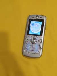 Super telefon cu butoane Motorola.