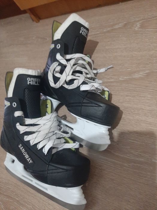 Коньки 42-43 размера