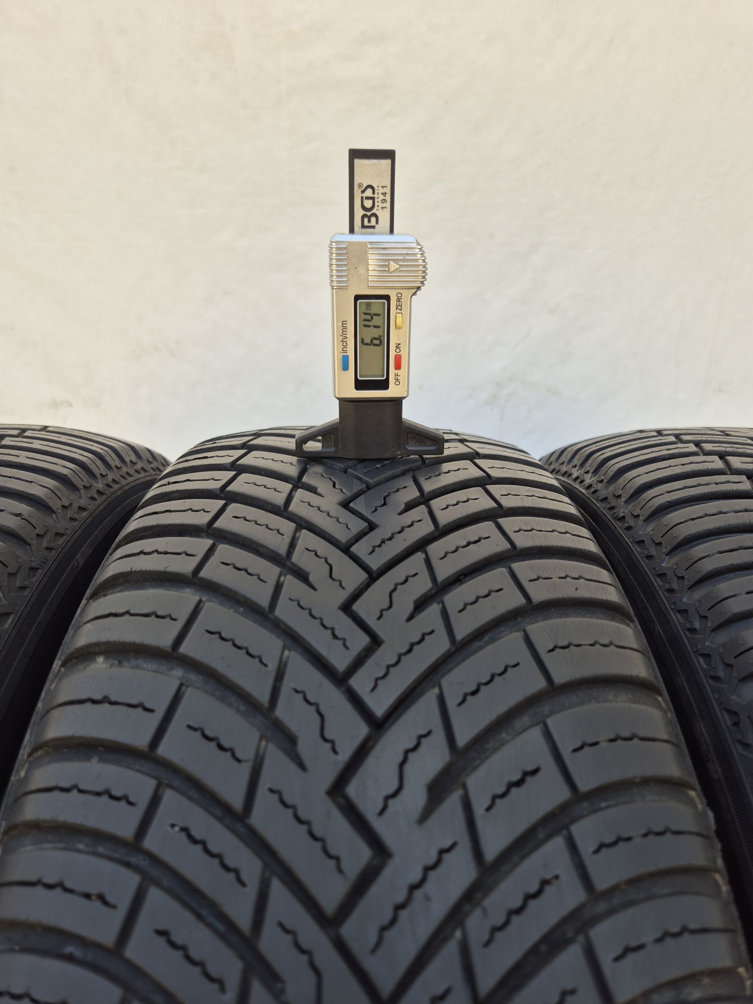 4бр 195 65 15 Pirelli Всесезонни - 23г