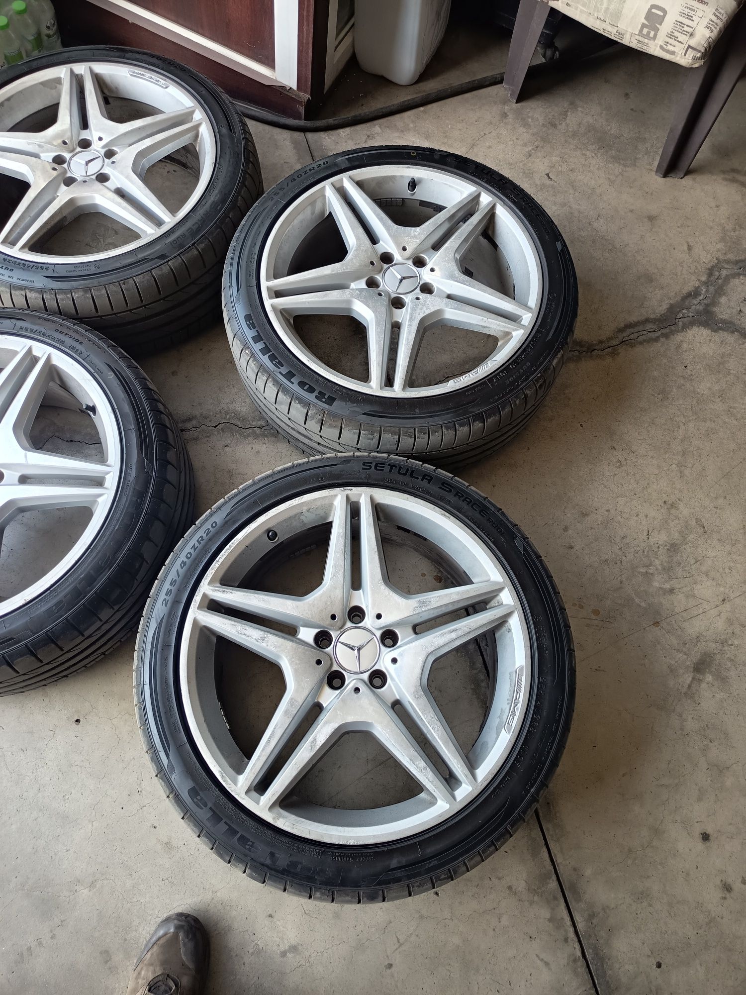 Джанти Мercedes AMG 20 цола с гуми